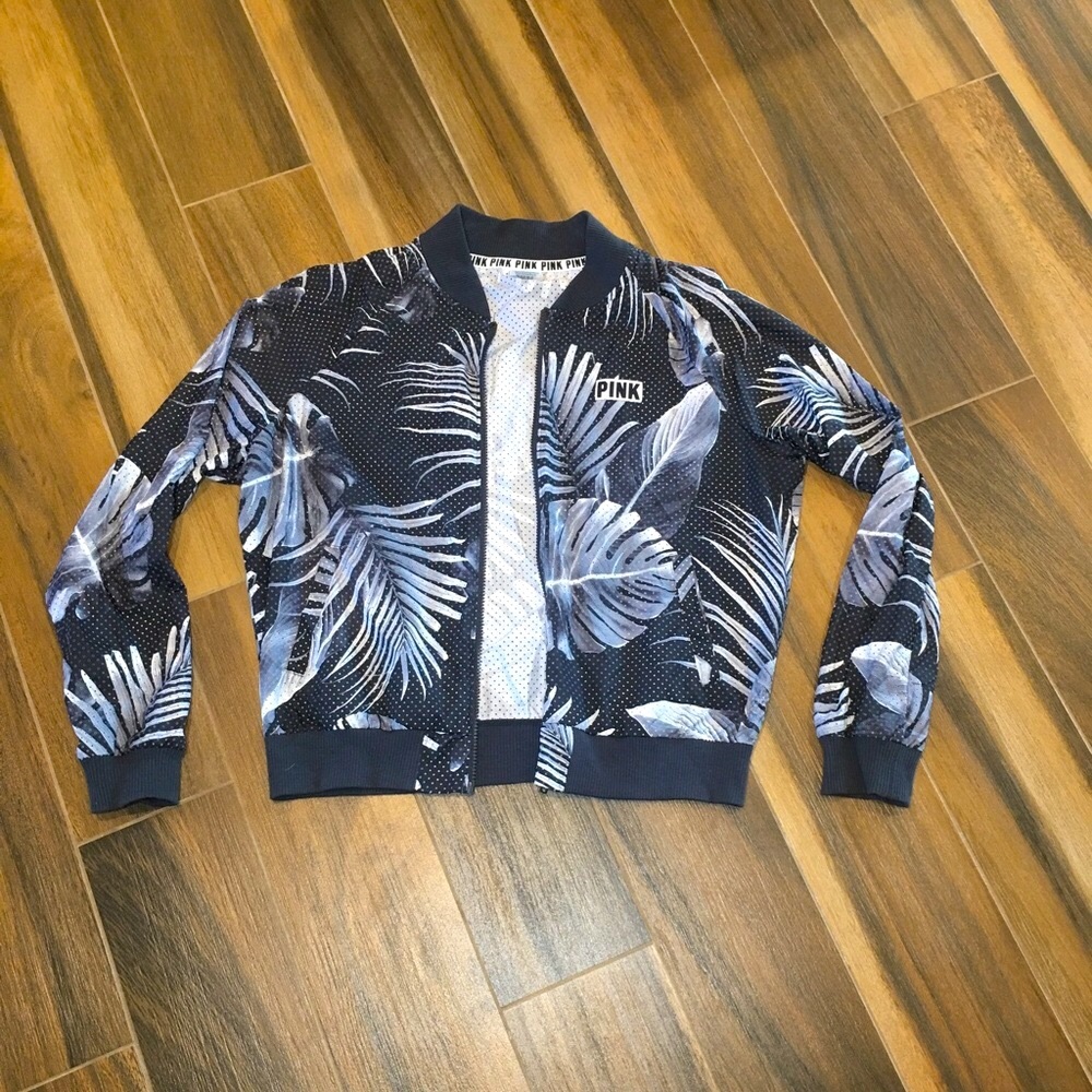 EUC! PINK VS Lightweight Perforated Zip up Windbreaker
